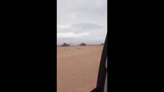 Колонна танков Т-72 сирийской армии сегодня была замечена ранее в провинции Ракка на севере Сирии. https://t.me/webmoney_dn/311272Video: Клип