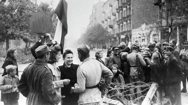 "Лиха беда начало": Польша хочет потребовать от России заплатить репарации