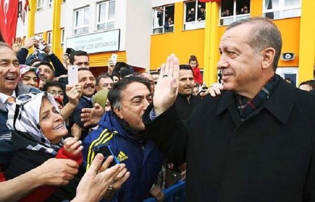 Эрдоган призвал сограждан избавляться от долларов