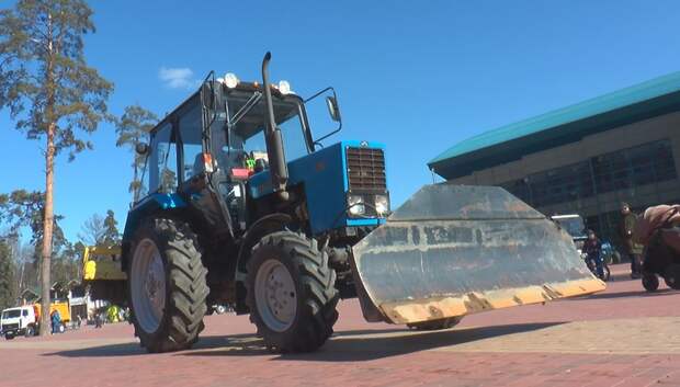 Порядка 200 тонн пескосоляной смеси закупили в Дзержинском к зиме