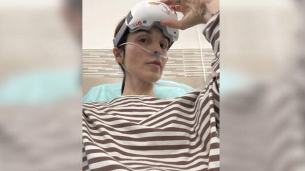 Певица Сати Казанова рассказала, что лечилась от ячменя