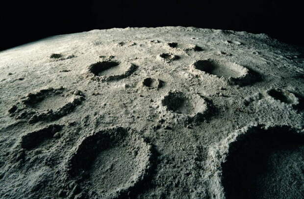 Китайский космический аппарат "Чанъэ-6" вернется на Землю с лунным грунтом 25 июня