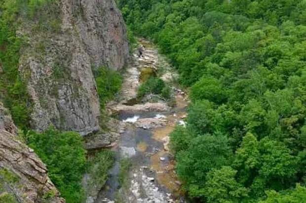 Стали известны подробности гибели на водопаде туриста из Уссурийска