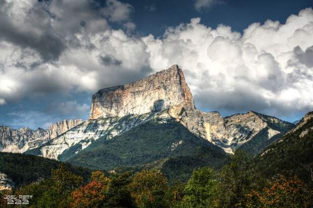 Одинокая вершина Mont Aiguille горы, франция, природа,
