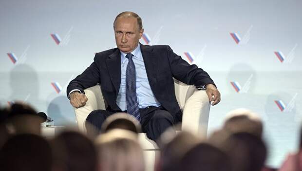 Президент РФ Владимир Путин на пленарном заседании регионального Форума действий Общероссийского народного фронта в Ялте. 26 октября 2016 Президент РФ Владимир Путин на пленарном заседании регионального Форума действий Общероссийского народного фронта в Ялте. 26 октября 2016