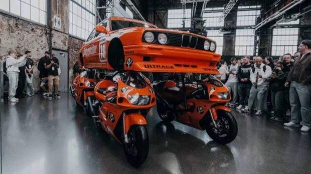 BMW M3 поставили на мотоциклы