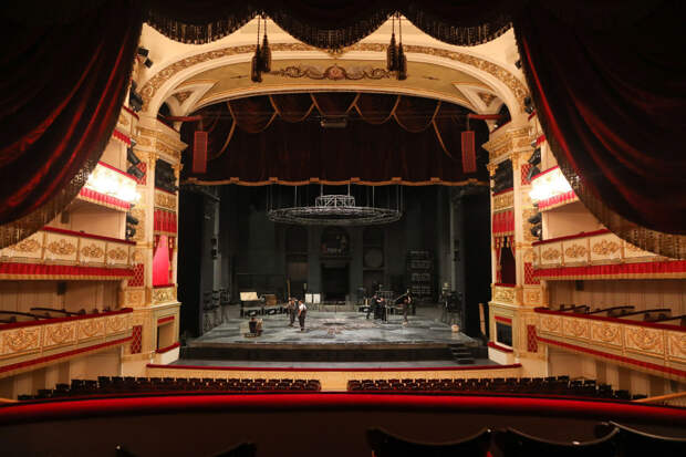 Спектакль Богомолова «Мать» появится на сцене Александринского театра в конце августа 2024