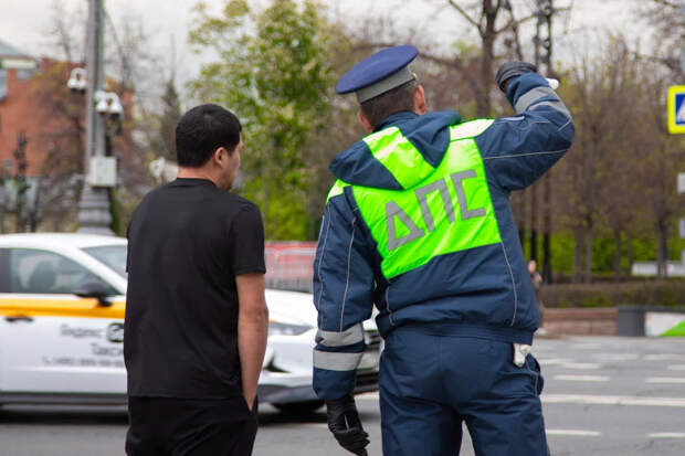 В Санкт-Петербурге приняли решение о штрафах за парковку во дворах