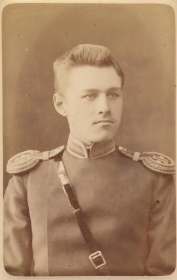 Портрет советского солдата. Репортажи с передовой. Командир бмп. Передовой офицер. Манштейн белогвардеец.