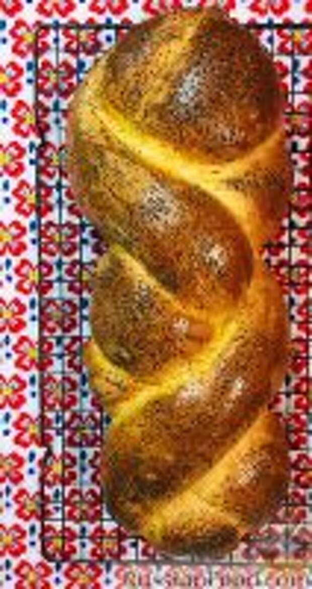 Фото к рецепту: Хала (батон с маком) в хлебопечке