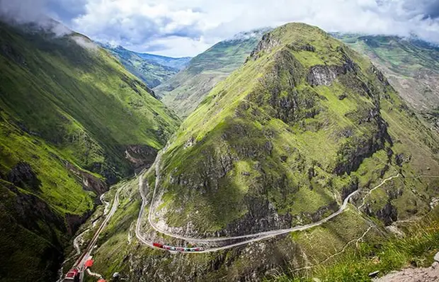 Завораживает и пугает: «Железная дорога Nariz Del Diablo». Завораживает и пугает: «Железная дорога Nariz Del Diablo».