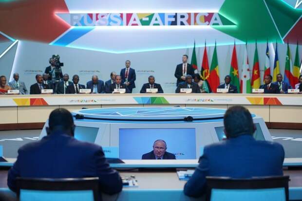 Путин пригласил президента Конго осенью в Москву на саммит Россия — Африка