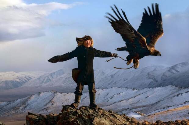 монгольская охотница 11 Маленькие суровые охотники с беркутами