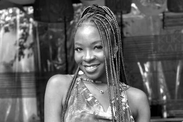 Fox News: бывшая участница шоу Голос из Нигерии после укуса змеи во сне