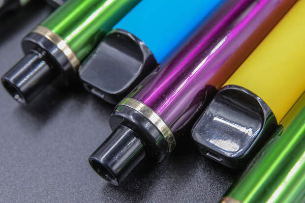 Россиянин едва не остался без голоса из-за электронных сигарет