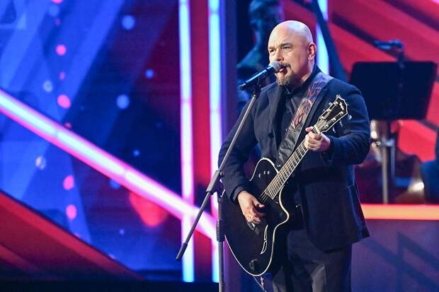 Сергей Трофимов расскажет истории из своей жизни в шоу "ДОстояние Республики"