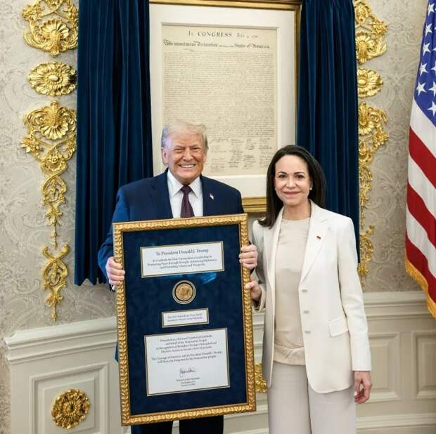 Дональд Трамп принял медаль Нобелевской премии мира от Марии Корины Мачадо