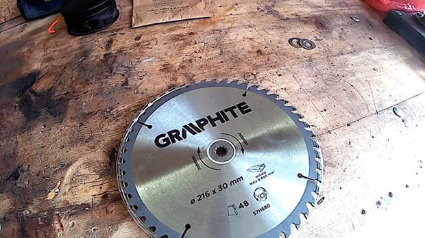 Как установить пильный диск на триммер