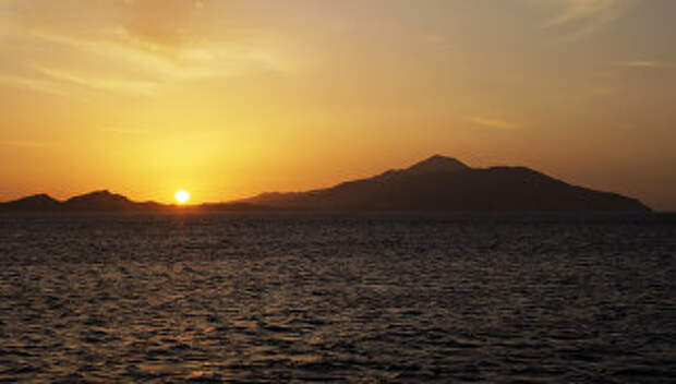 Восход солнца на острове Тиран в Красном море