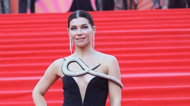 «Прозвучало как приговор»: Волкову уволили из театра за «старость»