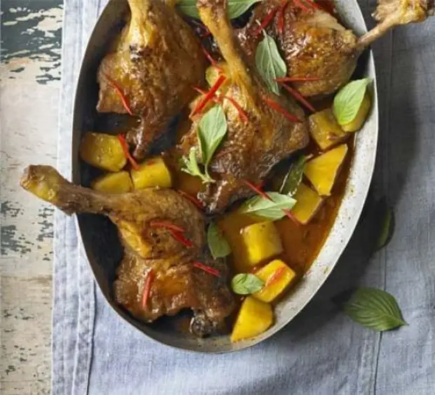 Картошка в духовке с курицей и ананасами: рецепты приготовления