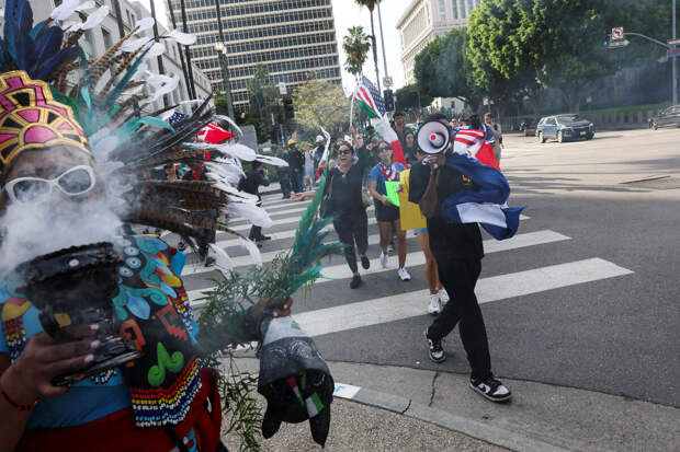CNN: полиция вновь применила слезоточивый газ для разгона митинга в Миннеаполисе