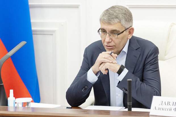 Губернатор Миляев потребовал от чиновников добираться на маршрутках