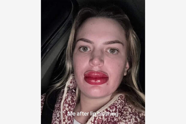 Девушка сделала татуаж губ и сравнила себя с героем «Корпорации монстров»