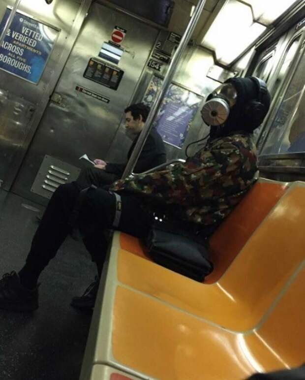 Какие масочки встречаются на пассажирах метро