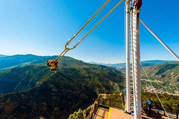 Giant Canyon Swing