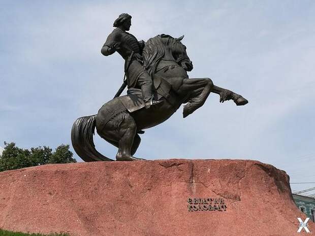 Памятник Евпатию в Рязани