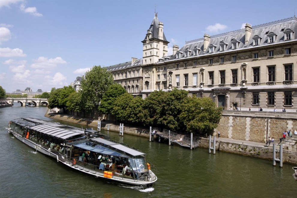 Прекрасный Париж ss 090722 paris 02ss full 990x660 Прекрасный Париж