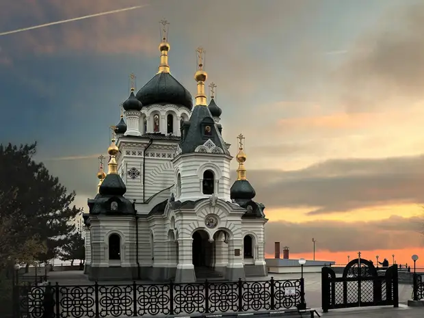 Они потрясающие! Самые красивые храмы в России