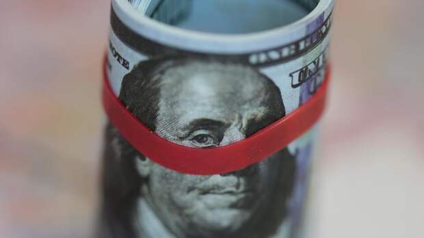 В США допустили ослабление доллара из-за введенных санкций против РФ