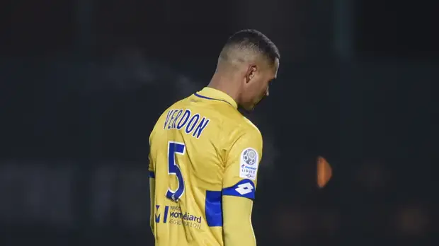 СМИ: Футболист «Алавеса» арестован по обвинению в домашнем насилии