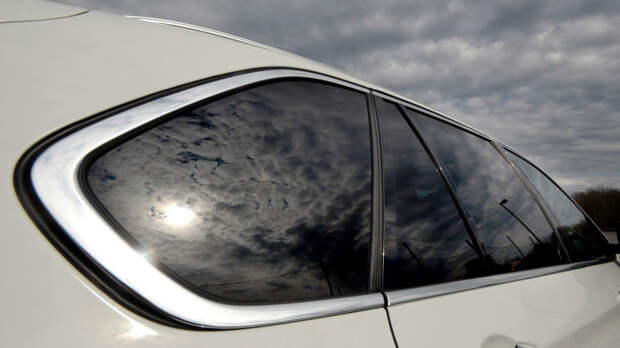 Автоэксперт Ладушкин напомнил о правилах тонировки автомобиля