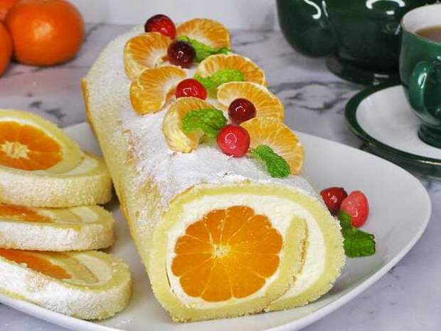 Бисквитный рулет с мандаринами