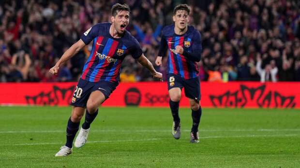 «Барселона» в компенсированное время вырвала победу в матче с «Реалом»