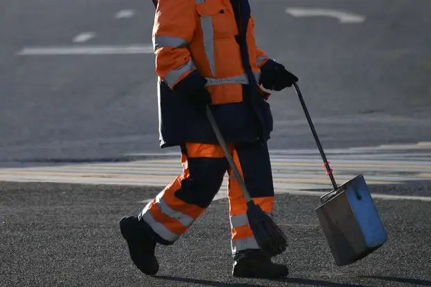 «Ни разу не нашел ни одного кошелька». 7 вопросов дворнику