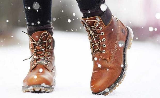 Почему обувь промокает зимой и как правильно подготовить ее к этому времени года