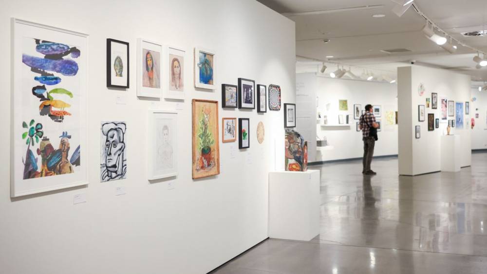 В Ельцин Центре открылась выставка «Искусство собирать искусство»