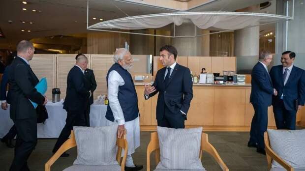 Макрон собирает коалицию против США и Китая – Bloomberg