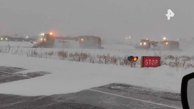 Более 20 рейсов из Пулково задержаны из-за сильного снегопада
