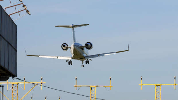 Семь человек погибли при крушении частного самолета в США