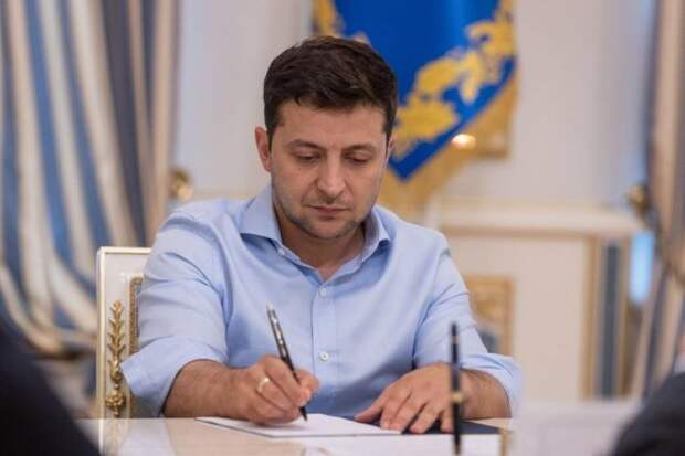 Для Зеленского в противостоянии с радикалами наступил момент истины Для Зеленского в противостоянии с радикалами наступил момент истины
