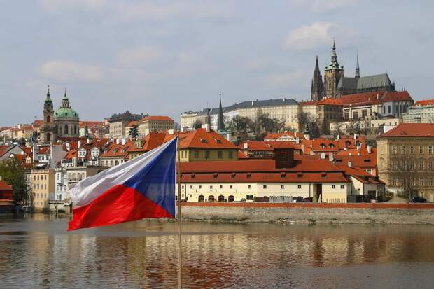 Солонников объяснил, зачем Чехия обвинила Москву в подрыве военных складов