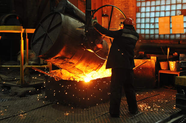 День металлурга в 2026 году. Какого числа российские металлурги отмечают профессиональный праздник?