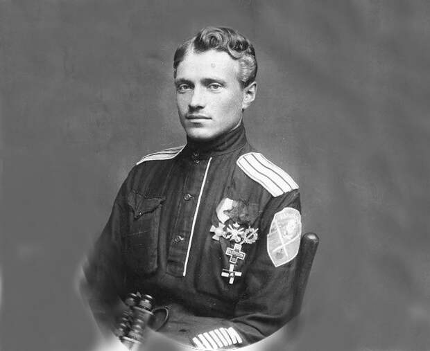 Левитов Михаил Николаевич в форме Корниловского ударного полка