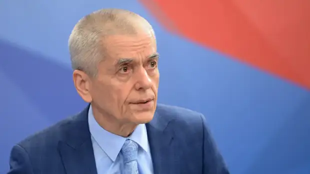 Онищенко призвал россиян встречать Новый год на родине