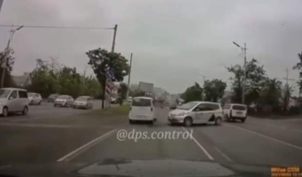 Тариф «Я же поезд» от таксиста изумил жителей Владивостока